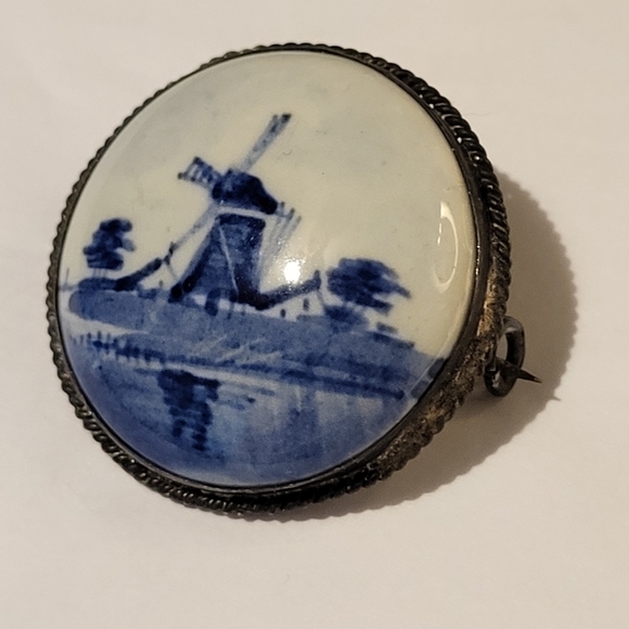 Vintage Delfts Holland Brooch - Picture 7 of 7